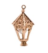 HALLMARKED 9CT GOLD & PEARL PENDANT IN THE FORM OF A LANTERN