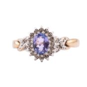 HALLMARKED 9CT GOLD TANZANITE & DIAMOND CLUSTER RING