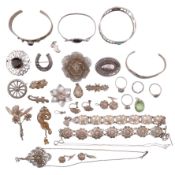 COLLECTION OF SILVER & METAL JEWELLERY