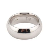 HAQLLMARKED 9CT WHITE GOLD BAND RING