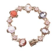 ITALIAN 14CT GOLD & CAMEO SET BRACELET