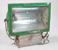 BRITISH MODERN DESIGN - INDUSTRIAL YARD LAMP