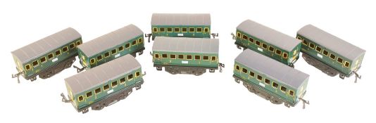 MODEL RAILWAY - RAKE OF HORNBY O GAUGE ROLLING STOCK