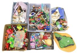 PLAYMOBIL - COLLECTION OF ASSORTED UNBOXED PLAYMOBIL