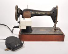 VINTAGE MID CENTURY SINGER MODEL 99K SEWING MACHINE