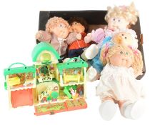 CABBAGE PATCH KIDS - COLLECTION OF VINTAGE DOLLS & PLAYSET