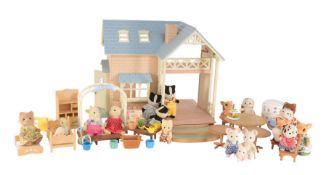 SYLVANIAN FAMILIES COLLECTION OF VINTAGE FIGURES & ACCESSORIES
