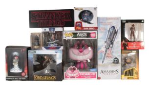 FILM, TV & GAMING FIGURINES & MEMORABILIA