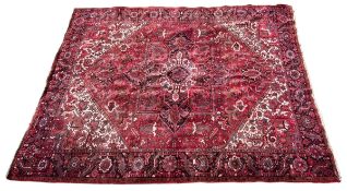 LARGE 20TH CENTURY IRAN HERIZ WOOLEN CARPET RUG