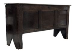 18TH CENTURY OAK WOOD PLANK COFFER CHEST