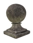 ARCHITECTURAL GARDEN SALVAGE - 19TH CENTURY BATH STONE GATE FINIAL
