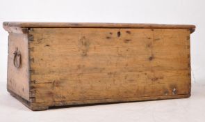 18TH CENTURY PINE BLANKET BOX