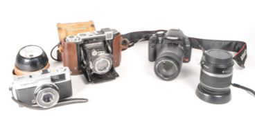 COLLECTION OF VINTAGE 20TH CENTURY CAMERAS, CANON, OLYMPUS ETC