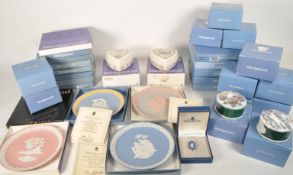 WEDGWOOD - COLLECTION OF LATE 20TH CENTURY PLATES, POTS AND MORE