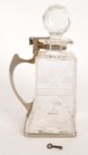 EARLY 20TH CENTURY CRYSTAL CUT GLASS LOCKING DECANTER