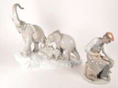 LLADRO - NAO - 20TH CENTURY PORCELAIN ELEPHANT FIGURE W/ COBBLER