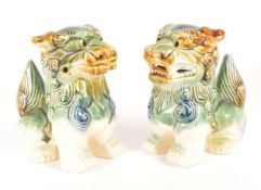 MID CENTURY CIRCA 1940S PAIR OF CHINESE TEMPLE FU DOGS