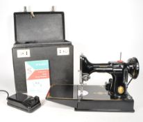 1933 VINTAGE SINGER FEATHERWEIGHT SEWING MACHINE NO. 221K1