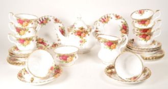 ROYAL ALBERT, OLD COUNTRY ROSES PATTERN CHINA TEA SERVICE