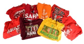 MANCHESTER UNITED - COLLECTION OF 2000S NOVELTY MAN UTD FOOTBALL FAN TSHIRTS