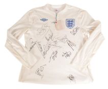 ENGLAND NATIONAL FOOTBALL TEAM -2010-12 UMBRO HOME SHIRT LONGSLEEVE JERSEY SIGNED FAMOUS PLAYERS