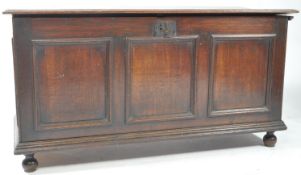 19TH CENTURY VICTORIAN OAK COFFER BLANKET BOX