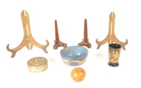 COLLECTION OF 20TH CENTURY CHINESE COLLECTABLES AND CURIOS