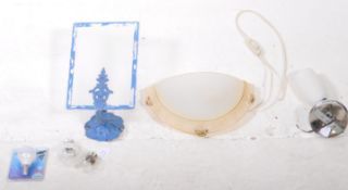 THREE 20TH CENTURY VINTAGE ASSORTED WALL LIGHTS / SCONCES