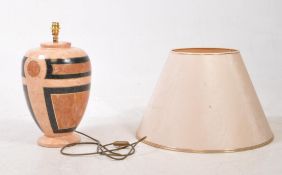 20TH CENTURY ART DECO STYLE MARBLE EFFECT TABLE LAMP