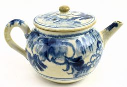 19TH CENTURY JAPANESE MEIJI PERIOD BLUE AND WHITE TEAPOT