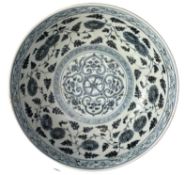 LARGE BLUE AND WHITE CERAMIC BOWL 青花缠枝莲纹大碗
