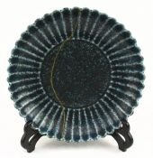 QING CHRYSANTHEMUM DISH, YONGHZHEN MARK 清 雍正款洒蓝釉菊花盘