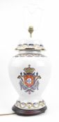 CHINESE EXPORT ARMORIAL TABLE LAMP BASE. 出口徽章盖罐灯座