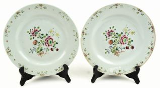 TWO 18TH CENTURY FAMILLE ROSE PORCELAIN CHARGERS 清 乾隆粉彩花卉盘一对