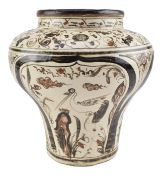BROWN-PAINTED CIZHOU POTTERY VASE 磁州白底褐彩花鸟罐