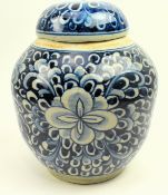 QING DYNASTY BLUE AND WHITE GINGER JAR 清/民国 青花 菊花纹盖罐