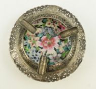 20TH CENTURY SILVER PLATED & FAMILLE NOIR ASHTRAY 清 越南银黑底百花碟烟灰缸
