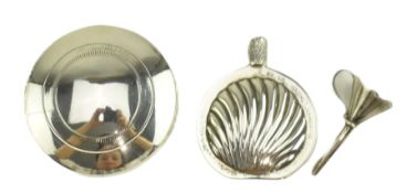 20TH CENTURY HALLMARKED SILVER SCENT BOTTLE WITH MINIAUTRE FUNNEL