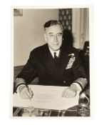 LORD MOUNTBATTEN / MOUNTBATTEN OF BURMA - AUTOGRAPH & PHOTO