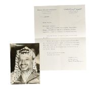 POLITICS - YASSER ARAFAT (D.2004) - AUTOGRAPHED PHOTOGRAPH