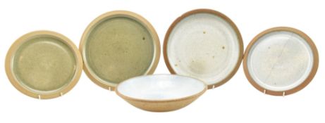 PETER SWANSON (B. 1950) - FIVE STUDIO POTTERY STONEWARE CHARGER PLATES