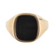 HALLMARKED 9CT GOLD & ONYX SIGNET RING