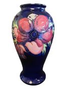 MOORCROFT - LATE 20TH CENTURY ANEMONE PATTERNED POTTERY VASE