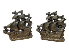 A PAIR OF 20TH CENTURY BRASS A GALLEON 1558-1603 SAILING WARSHIP BOOKENDS
