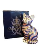 ROYAL CROWN DERBY - 2005 MMV IMARI CAT CHINA PAPERWEIGHT