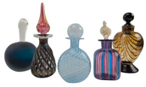 FIVE STUDIO ART GLASS PERFUME BOTTLES INCL. BY DAVID WALLACE & VILLAGE GLASS