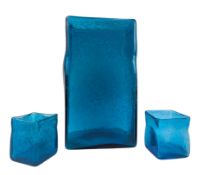 RETRO 20TH-CENTURY THREE-PIECE GLASS GARNITURE SET