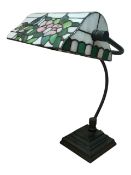 20TH CENTURY TIFFANY STYLE READING DESK TABLE TOP LAMP