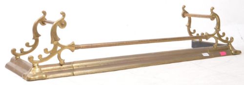 EARLY 20TH CENTURY BRASS EXTENDING FIRE FENDER