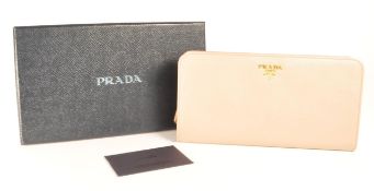 PRADA, MILANO - CONTEMPORARY LADIES' DESIGNER PURSE